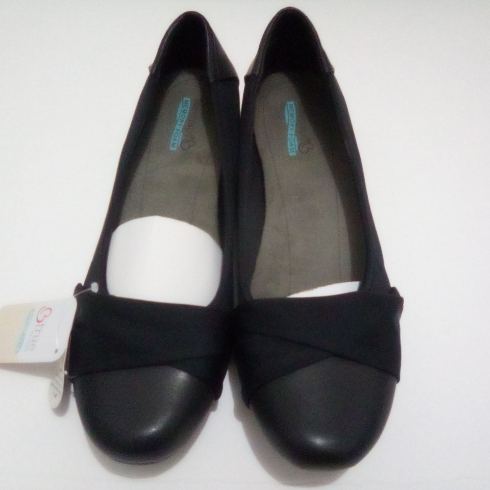 New Baretraps Misty Black Faux Leather Round Toe Slip On Flats Shoes Size 10M